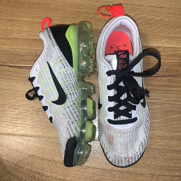 Nike Vapor Max size 6us - Picture 6 of 8